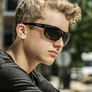 🌞 Štýlová ochrana pre menšie tváre! 🕶️ Hľadáte slnečné okuliare, ktoré perfektne sedia na úzke alebo menšie tváre? Model...